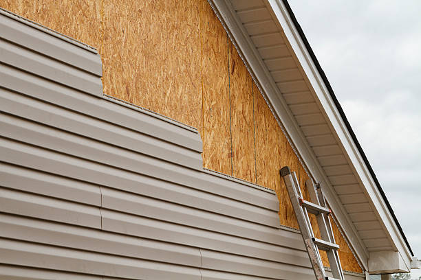Professional Siding technician working in Wilkesboro, NC